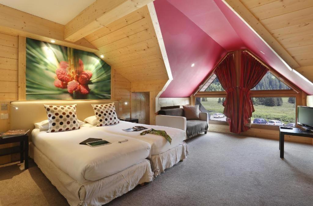 Hotel Les Roches 1500 à Mieussy Extérieur photo